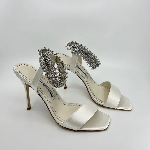 MANOLO BLAHNIK Parinasan Embellished Sandals - Picture 2 of 12